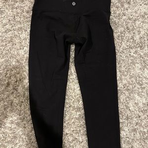 Lululemon black leggings 21” crop